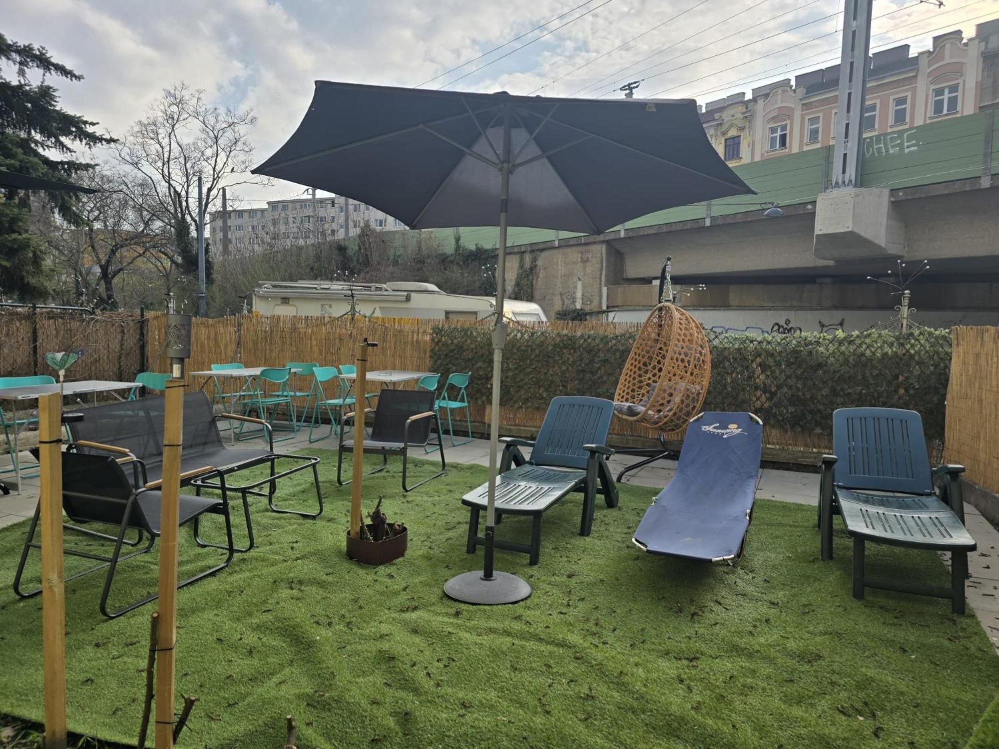 Apartament Vintage 1br With Shared Garden - U6 Metro & Danube *